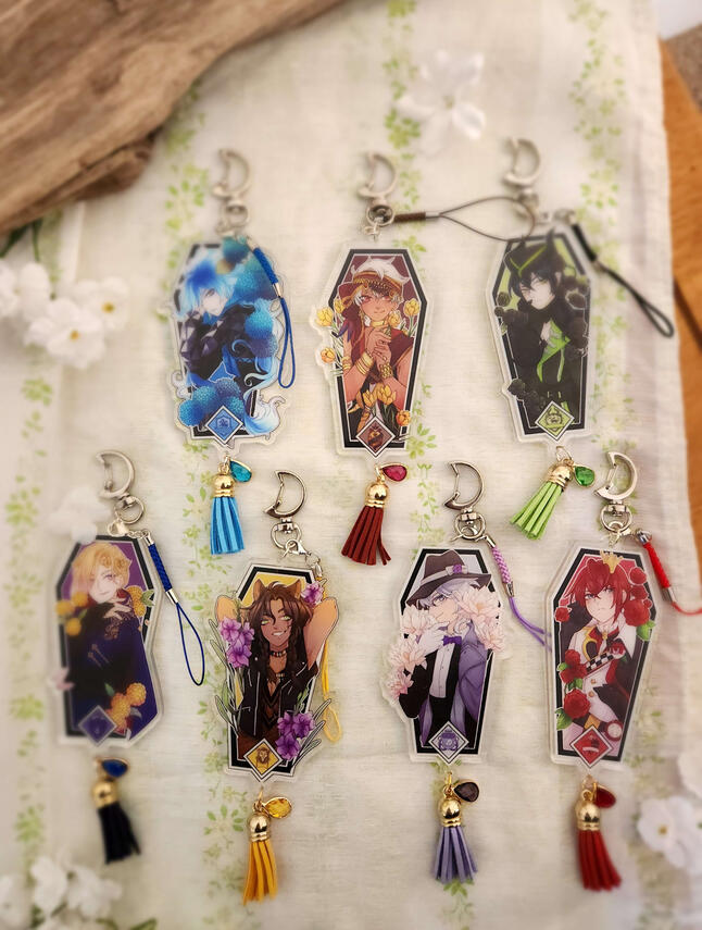 Twisted Wonderland Floral Keychains